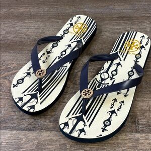 Tory Burch Navy Anchor Print Flip Flops | Gold Logo Medallion | Size 8